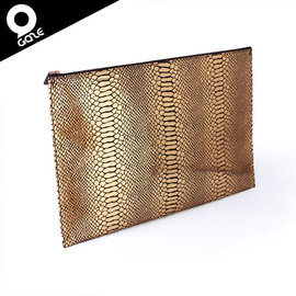 yardiX代理 【韓國潮牌Gaze Clutch Gold Python金色蟒紋手工真皮手拿包】可當MacBook保護套