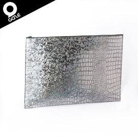 yardiX代理 【韓國潮牌Gaze Clutch Hologram Croco銀鑽漆鱷紋手工真皮手拿包】可當MacBook保護套