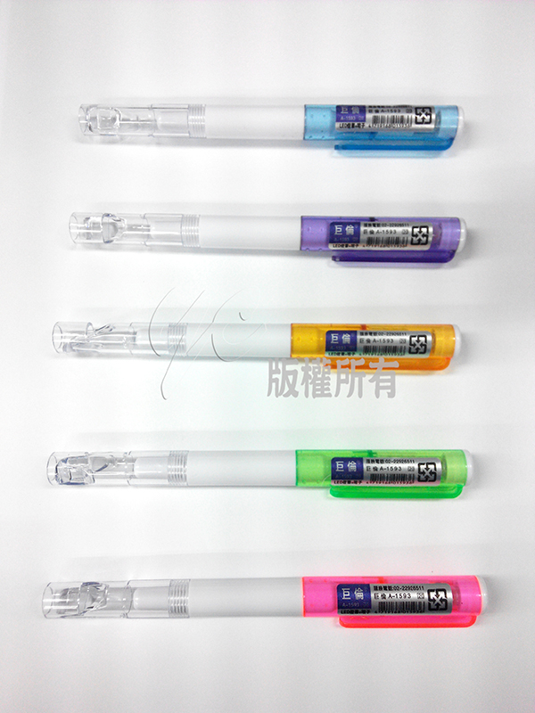 巨倫 A-1593 LED 燈筆 + 哨子 原子筆 顏色隨機出貨 /支